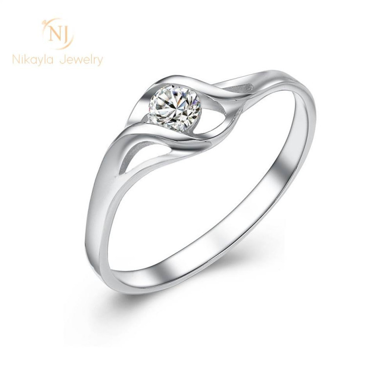 Nikayla Rings - Diamond Zircon in The Midle